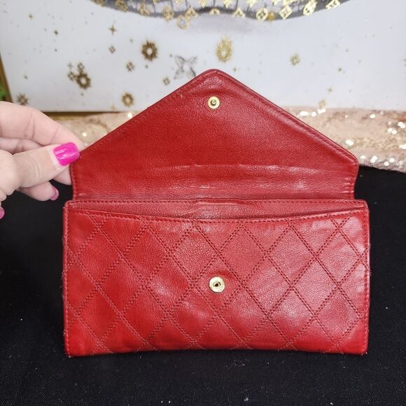 Authentic Chanel Lambskin Diamond Stitched Envelope Matlesse Wallet Red - Picture 11 of 16
